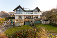 10 Sunridge Close