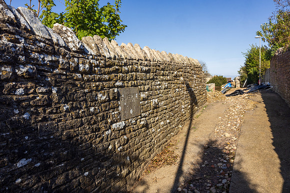 Wall 002