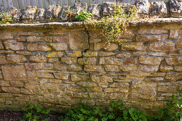 Wall 027