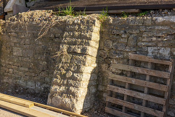 Wall 034