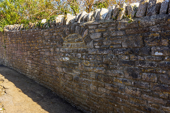 Wall 018